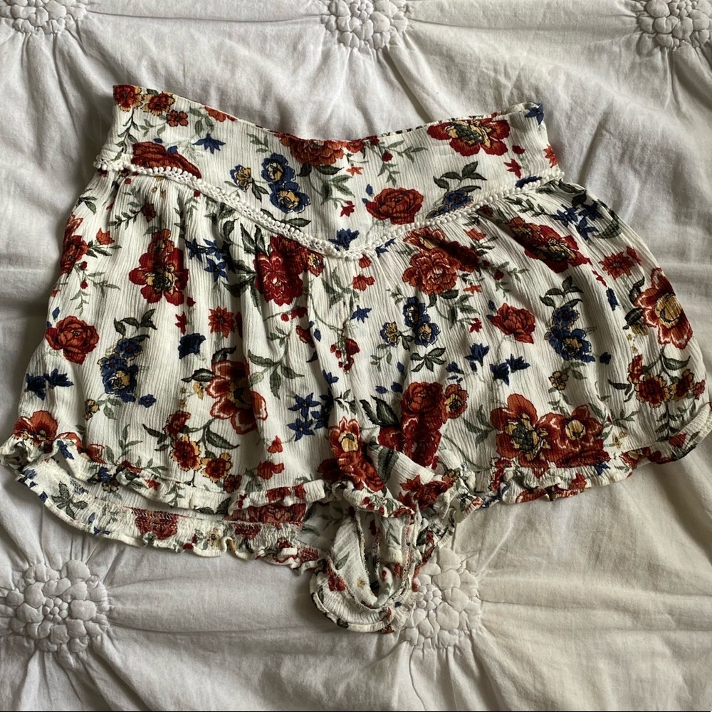 Medium floral flowy shorts, American Eagle